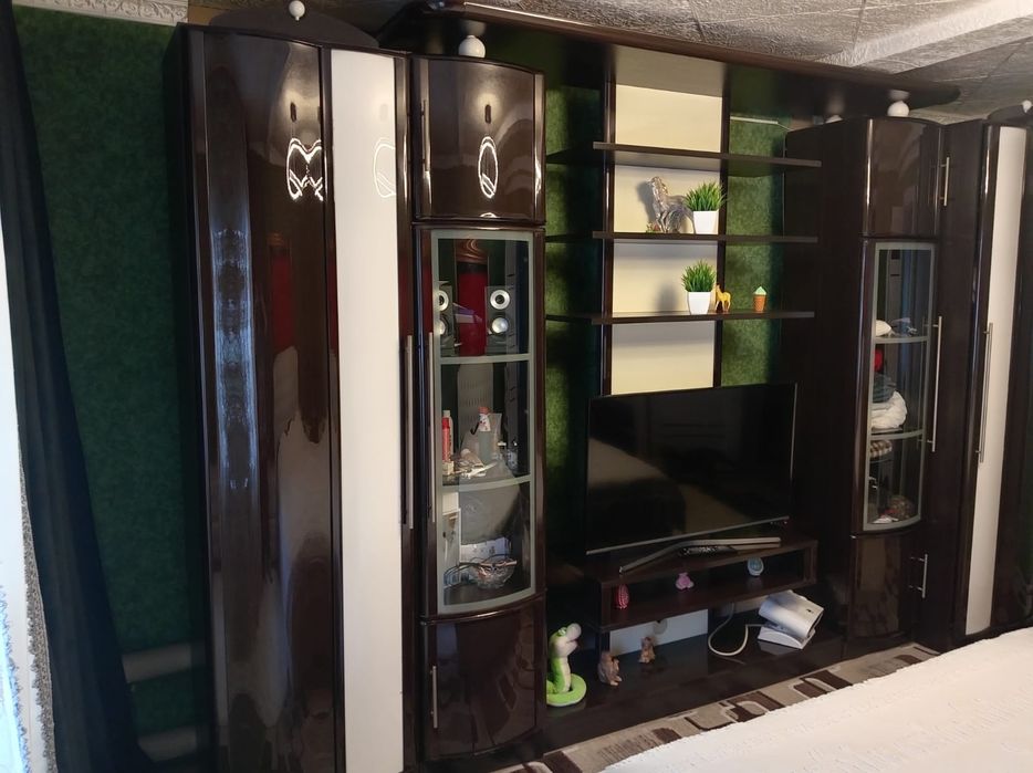 Стенка в гостинную