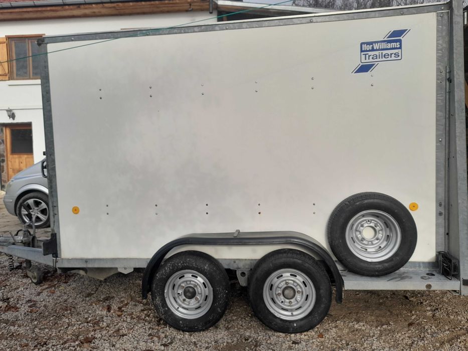 Затворено Ремарке 2700кг. Ифор Уилямс Iford Williams.
Модел BV105G