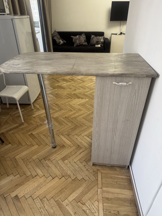 Продам Барные стулья и стол