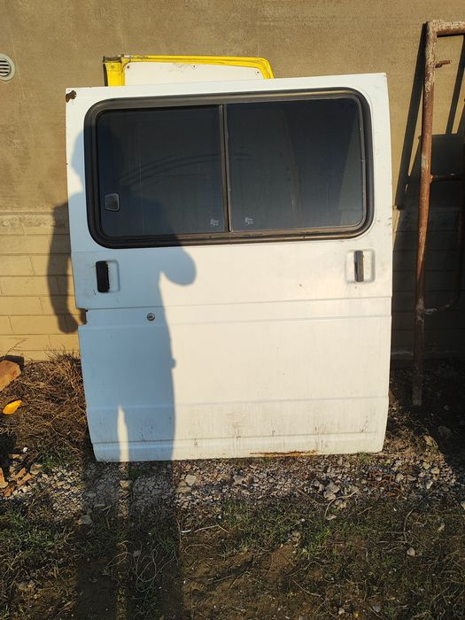 Продам двери на газель