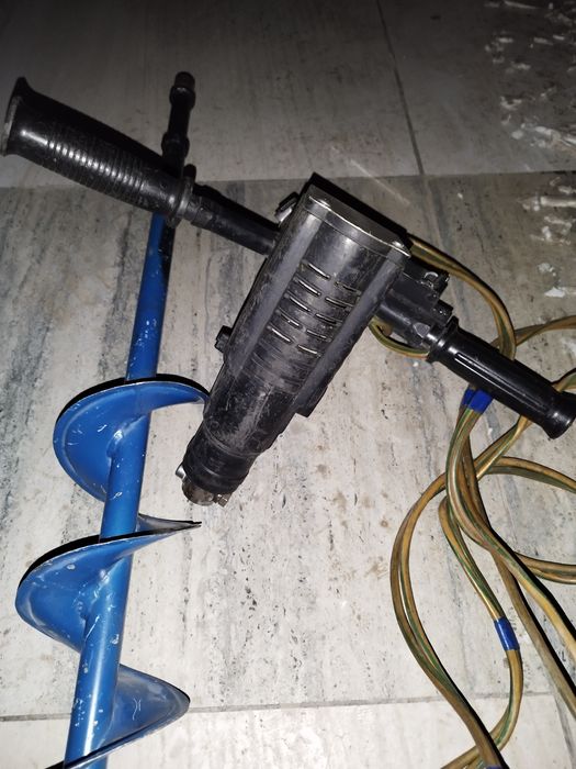 Ледобур электрический