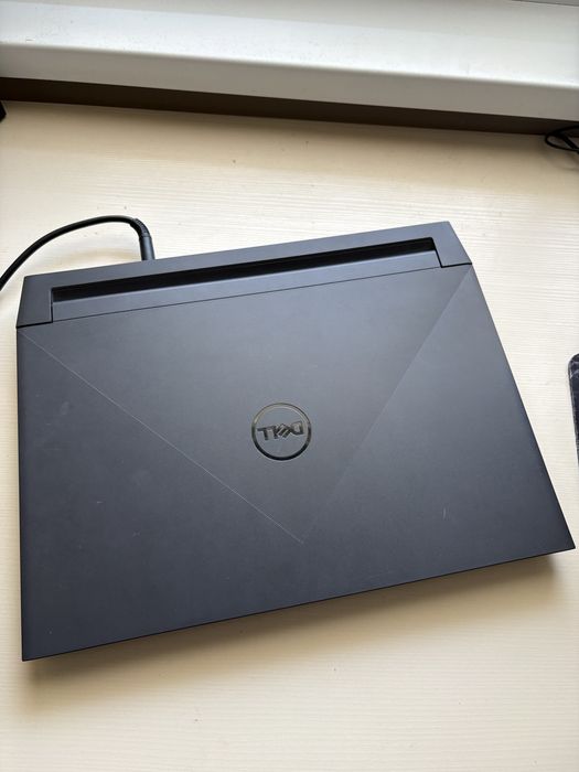 Dell g 15(3050,i7 11800h 32gb ram)