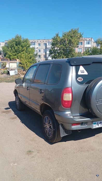 Chevrolet niva 2005 1.8