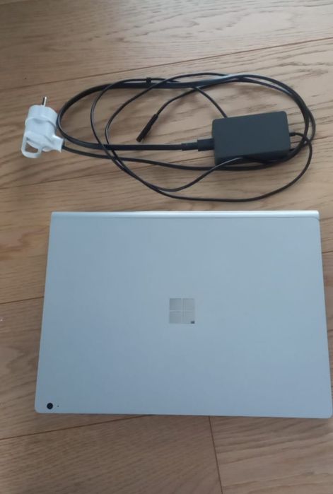 Ноутбук Microsoft