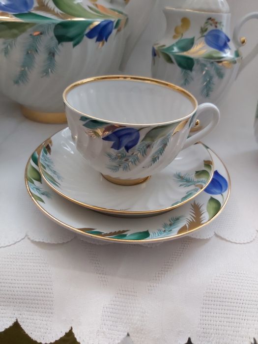 Сервиз костен порцелан ръчно рисуван