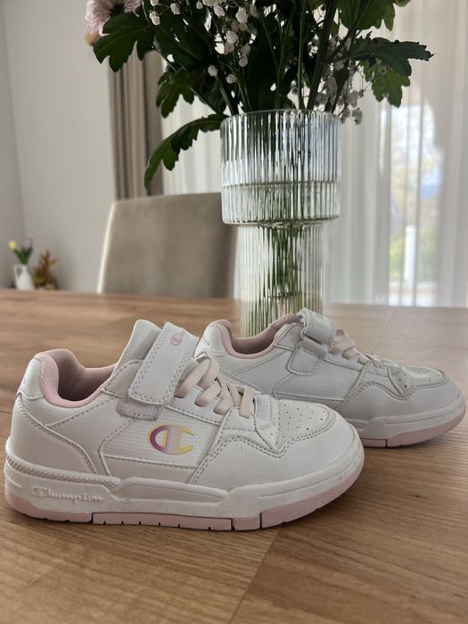 Детски маратонки сникърси Champion за момиче 32 номер