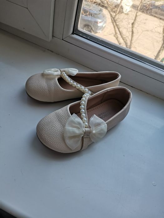 Продам детскую обувь