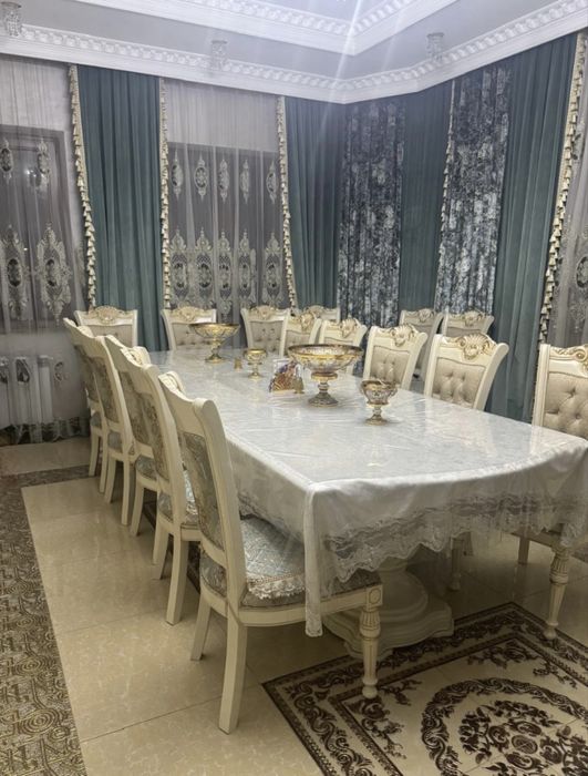 Продается стол