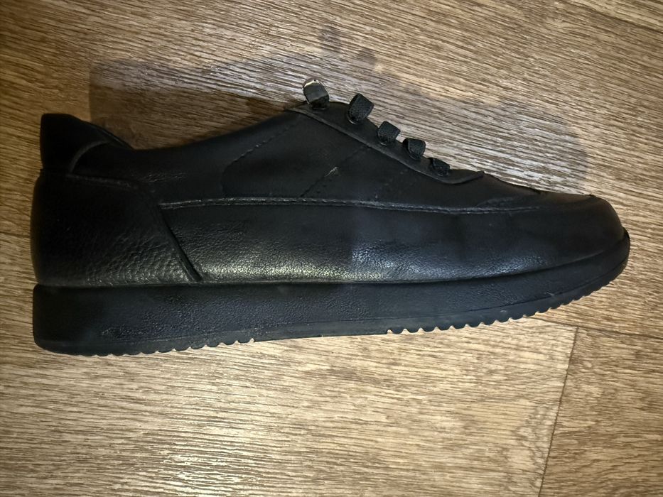 Продам кожаные туфли на мальчика