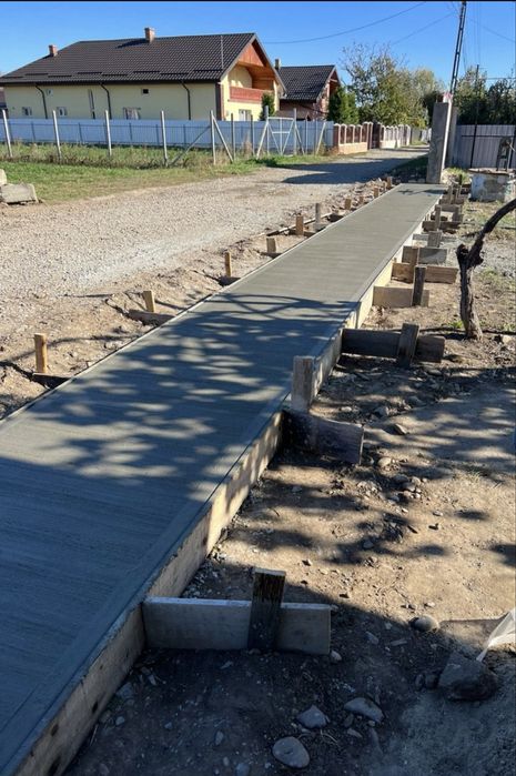 Echipa executam lucrari interior/exteror