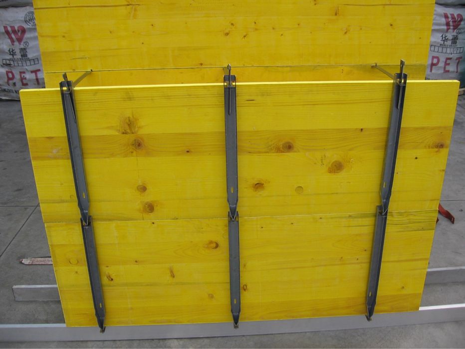 Montanti de 50 / 100 si 150 cm pentru cofraje doka