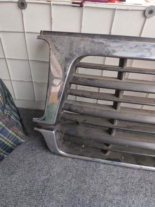 Решетка радиатора Toyota Land Cruiser 80 (Оригинал)