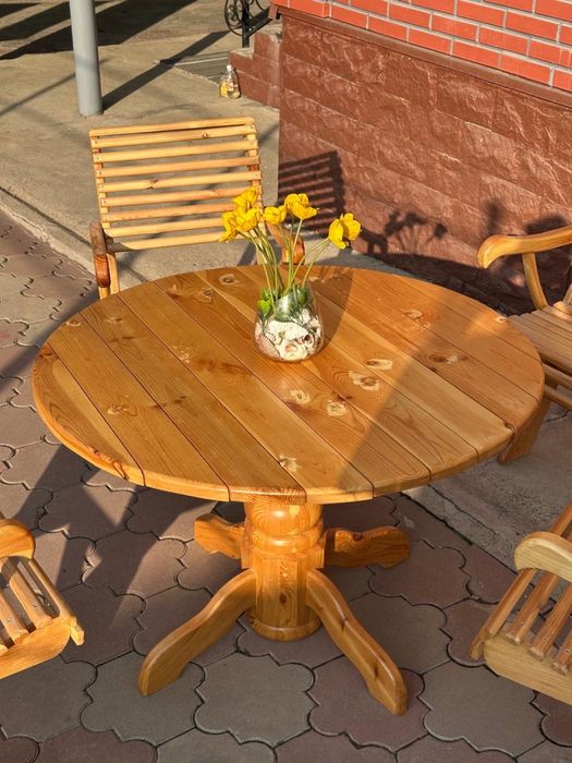 Продам!!!  Стол,стулья