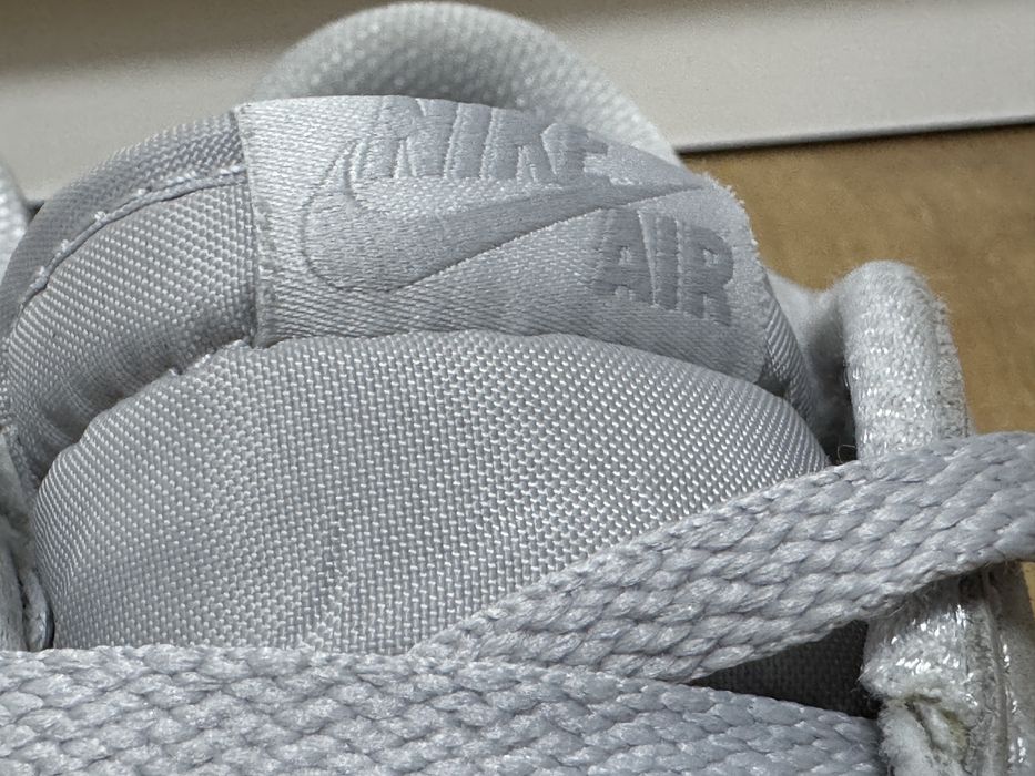Air Jordan 1 Retro Low OG "Metallic Silver"