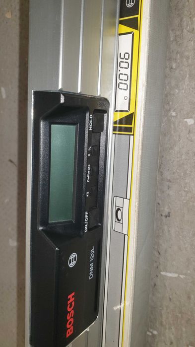 Нивелир BOSCH с дисплей