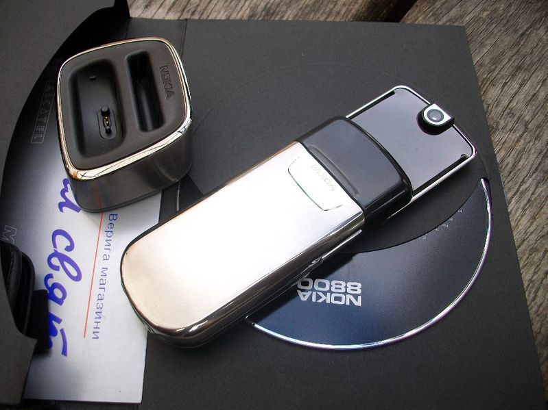 Nokia 8800 Made in Germany Закупен нов от Мобилен Свят Комплект