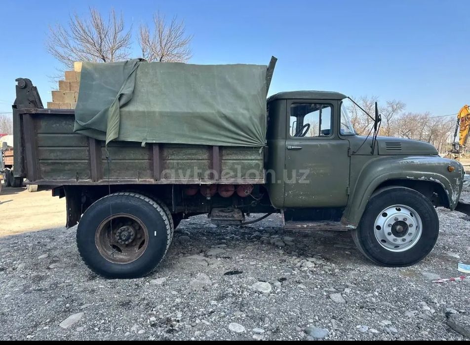 Zil sotiladi yili 1982