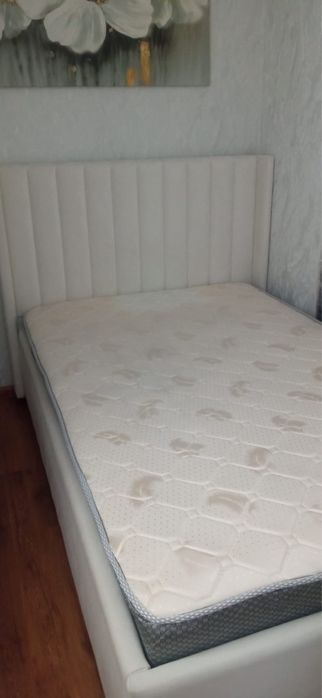 Кровать 2 на 1.2 с матрасом