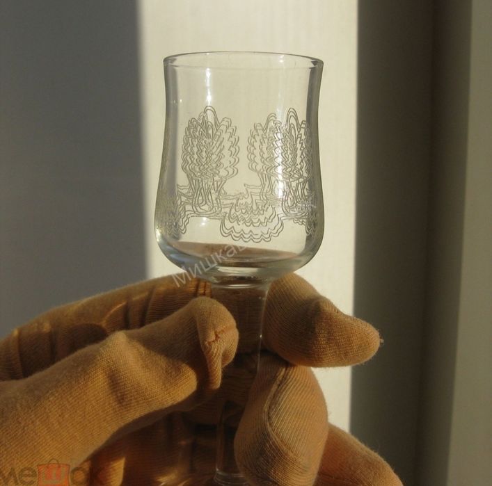 Рюмка фужер на ножке стекло  пантография