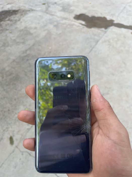 Samsung s 10 e хорошем состаяние