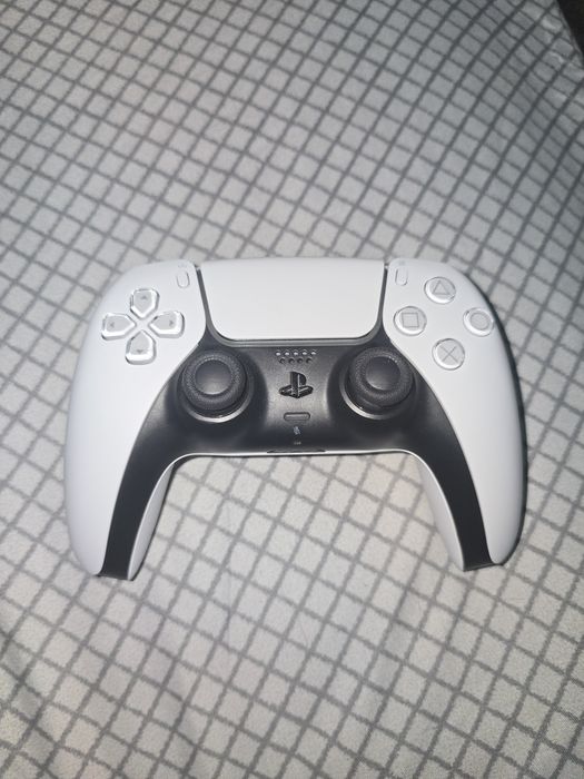 Maneta Ps5 nou nouță(și Consola pentru cine dorește)