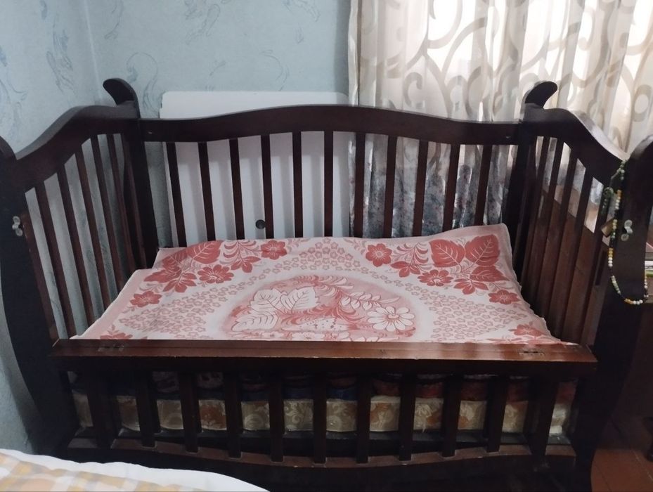 Продаю детскую кроватку.