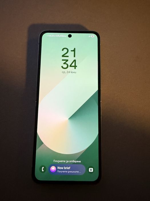 Samsung Flip6 Мобилен телефон