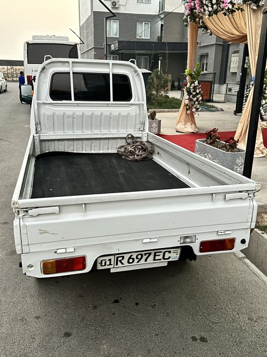 Labo 2023 holati yaxshi benzenda yurgan