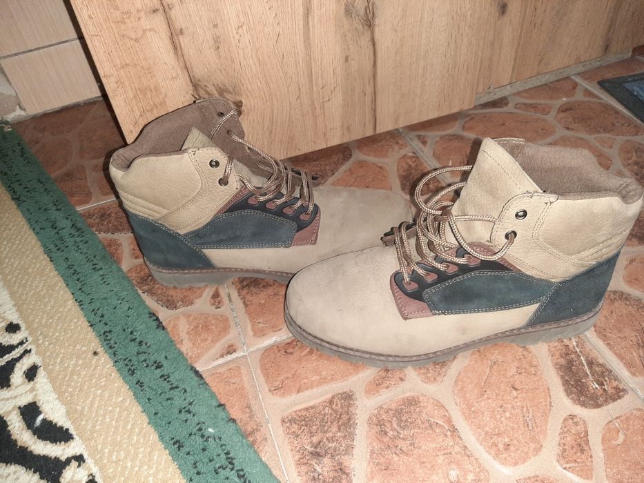 Демисезонные ботинки в отличном состоянии