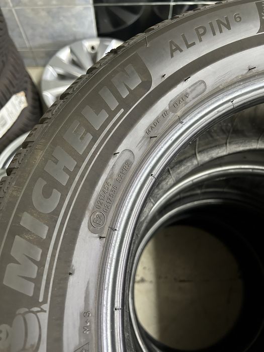 Гуми 215/60/17 и 215/65/17 Michelin Зимни 4 броя