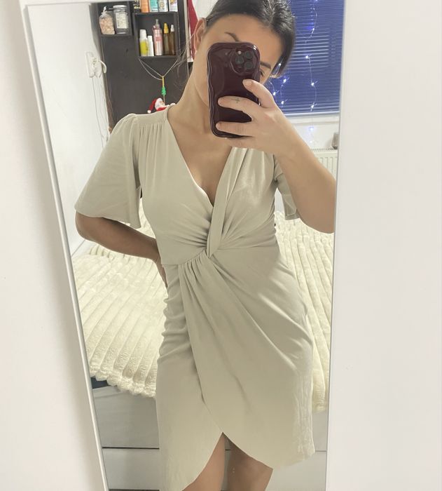 Кадифена рокля Zara