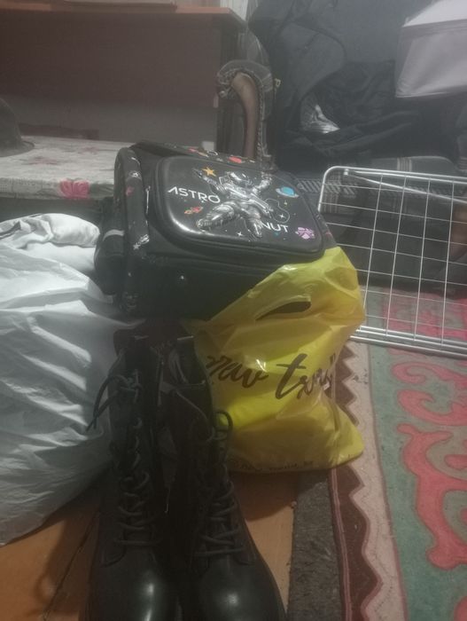 Отдам даром детские вещи