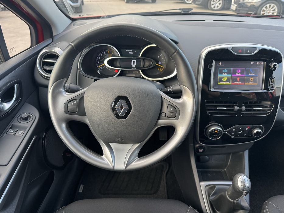 Renault Clio Limited 2016 Benzina 140000km