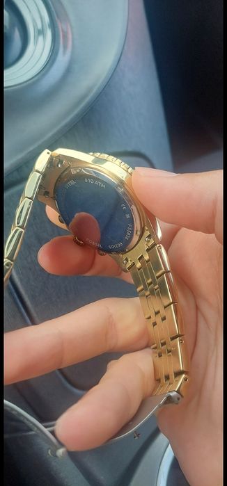 Vând ceas fossil auriu nou