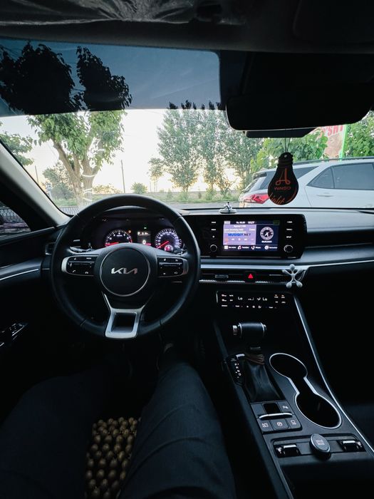 Kia 5 2023 2 пазитсия