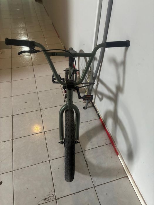 Продам велосипед BMX.