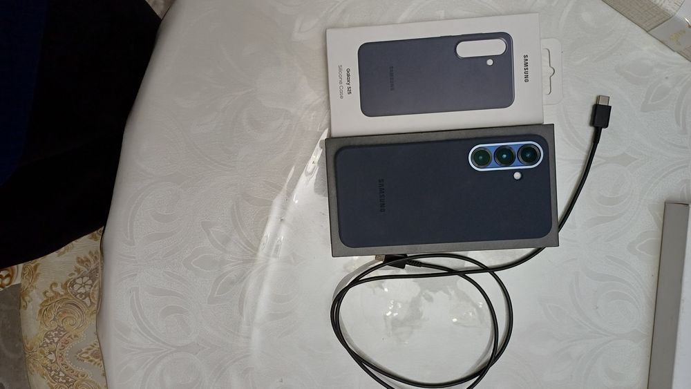 Samsung s25 128gb/12gb