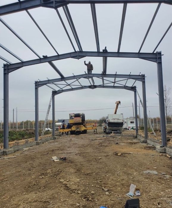 Vand hale metalice la super preț-calitate