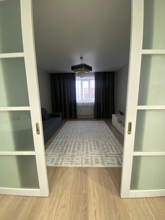 Продам 2 Ком квартиру в центре города