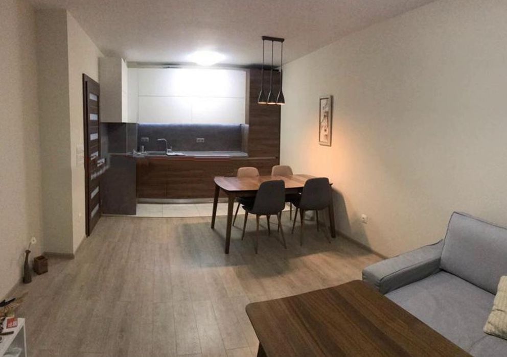 Дава се под наем Тристаен апартамент в София, Витоша - 112 кв.м за 950 € - Снимка #1