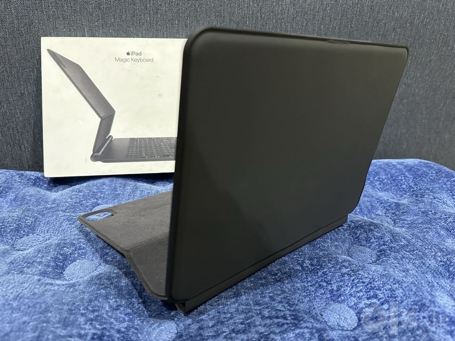 * чехол клавиатура для Apple iPad в идеальном состоянии