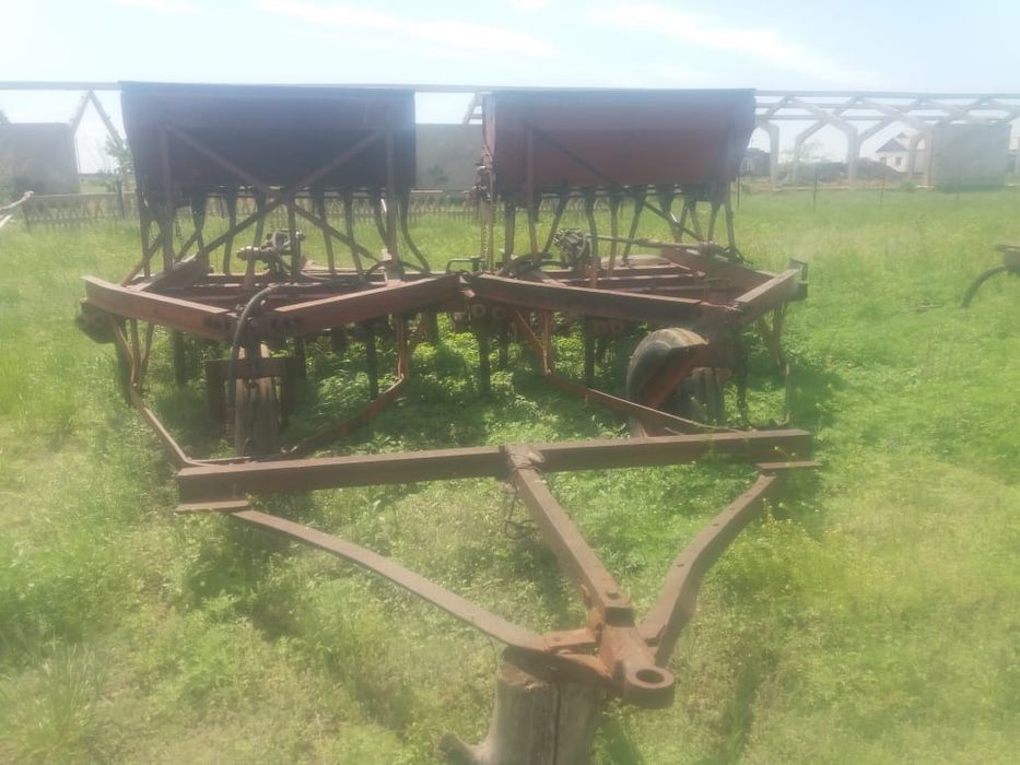 Продам и трактор и всё остальное