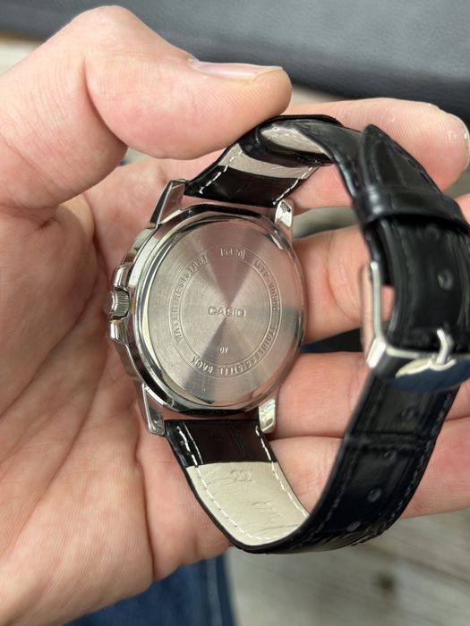 Продам оригинальные Casio MTP-VD300