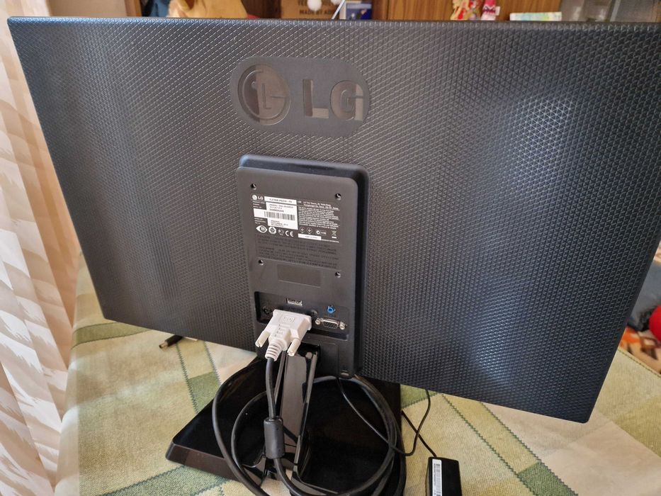 Монитор LG Electronics