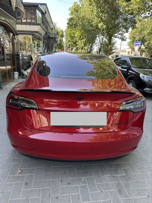 Tesla model 3 Long Range