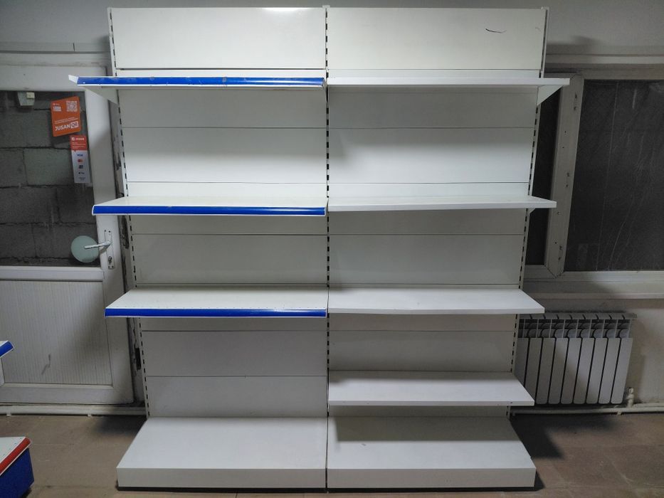 Полки витринные для магазина