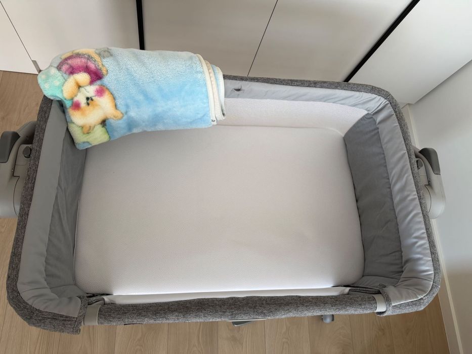 Бебешка кошара next to me