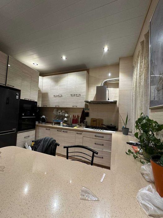 Офис Дом 7 кабинетов 400 кв.7 у.е кв.м Буюк Ипак Йули Ч."Салом"