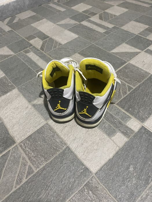 vad adidasi karl si jordan