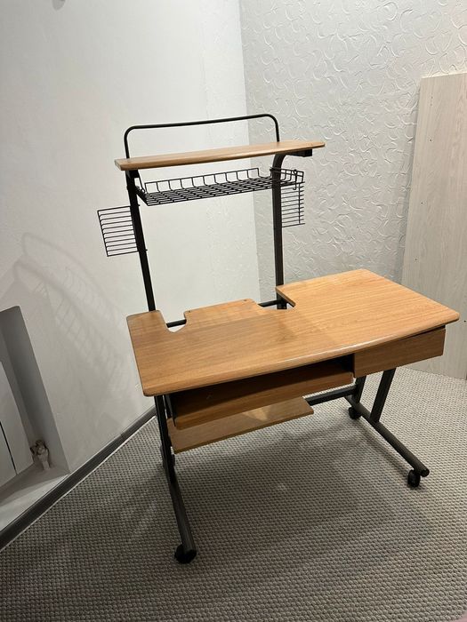 Продам стол ученический